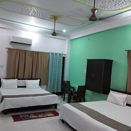 Hotel Chandrasha Villa Ayodhya Dham Ram Mandir 600 Meter Exteriér fotografie